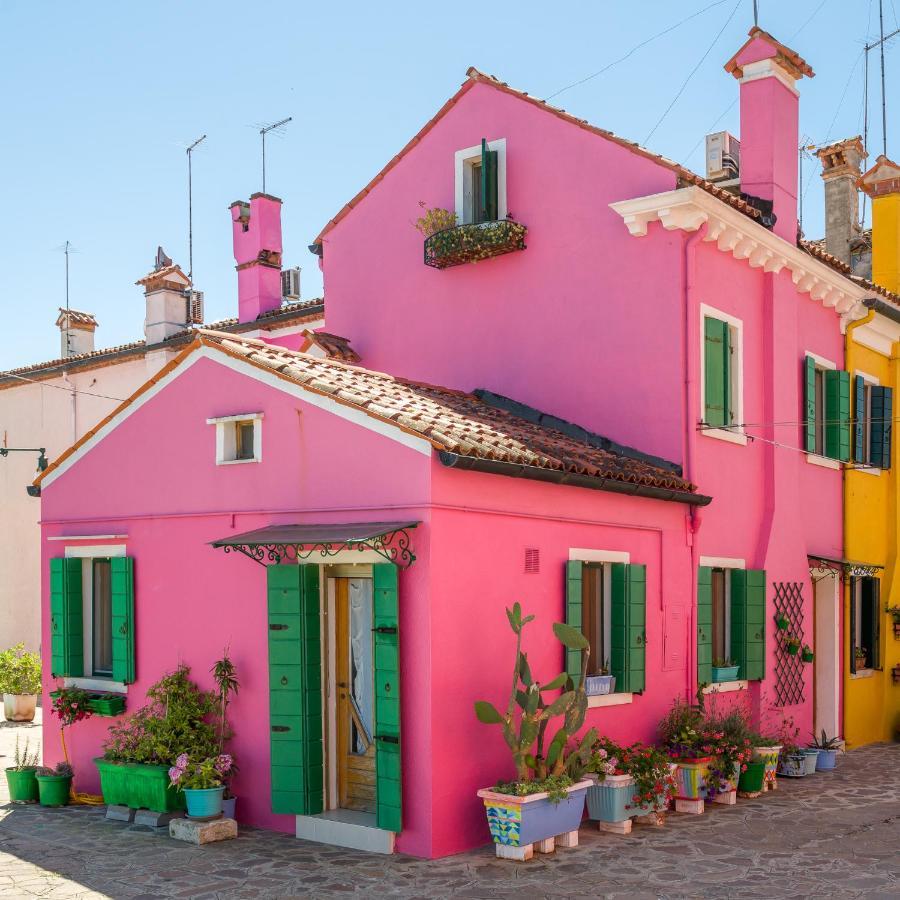 Night Galleria Holiday Home - Bed & Art In Burano - The Pink House Buitenkant foto